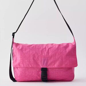 NWT Baggu Nylon Messenger Bag - Azalea Pink